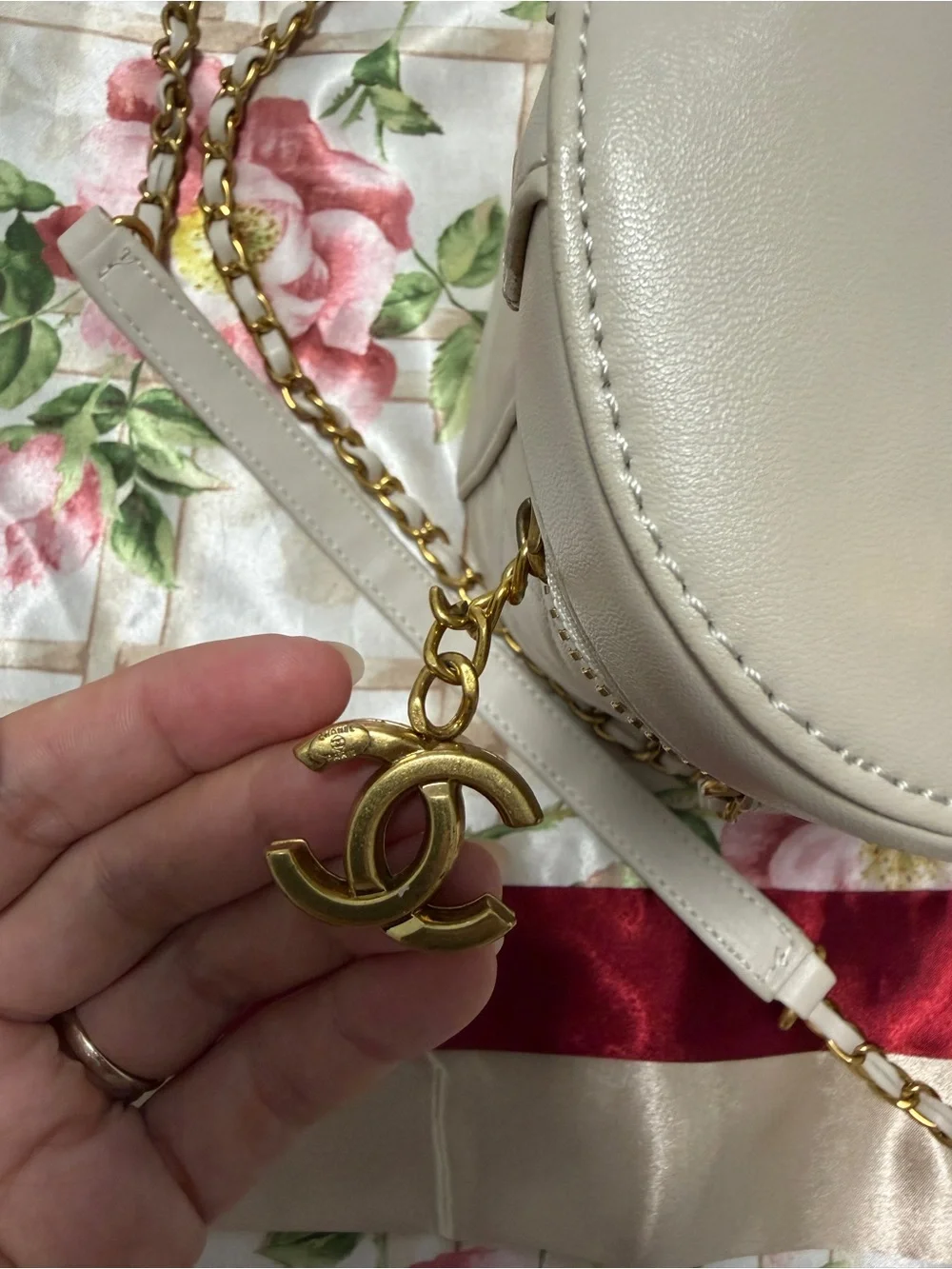 Saks Fifth Avenue Cream Quilted Mini Bucket Bag with Gold Hardware - Picture 3 of 8